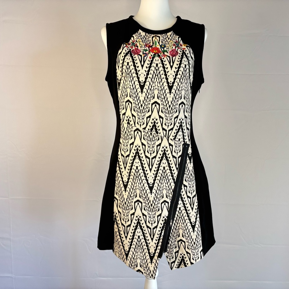 Desigual Sleeveless Embroidered Black White Dress Women’s 42 / US 10 Boho Chic